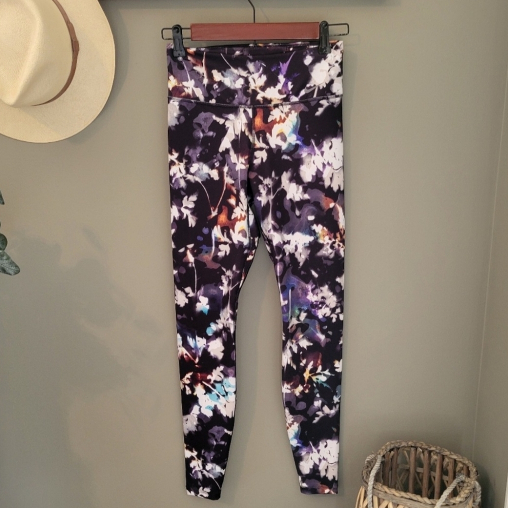 Nike Washed Floral Print Dri-Fit Leggings Black Gunsmoke Size S